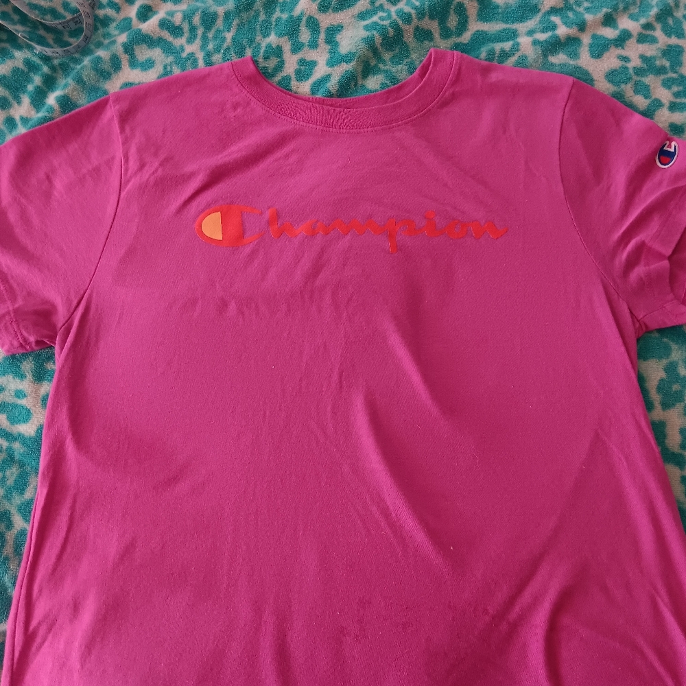 Champion Tee Shirt Medium